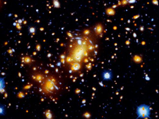 эффект гравитационных линз, вызванный скоплением галактик абель 2218