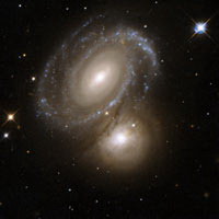 в ранних галактиках обнаружены сильные гравитационные поля