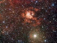 астрономы нашли сверхмассивную систему из двух умирающих звезд