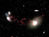 высокая скорость столкновения галактик мешает рождению звезд